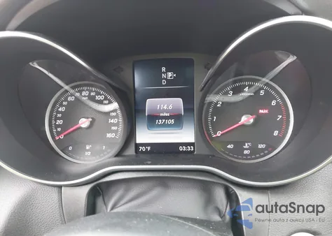 2015 Mercedes-Benz C 300 4Matic z USA, uszkodzony, nr VIN 55SWF4KB1FU061056